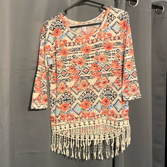 Quarter sleeve sweater with fringe - Picture 1 of 1